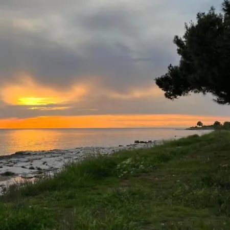 Seafront Dreamy Spina With Pool - Two Bedroom With Pool Umago