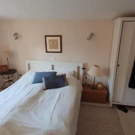 Seafront Dreamy Spina With Pool - Two Bedroom With Pool Casa vacanze